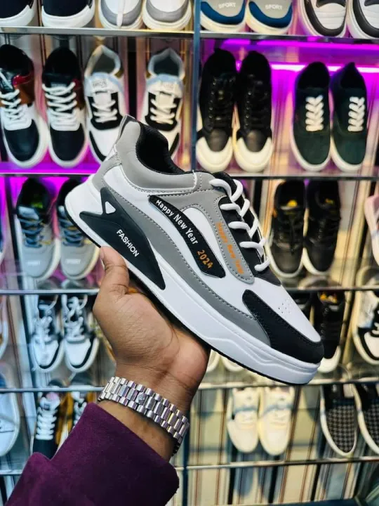 Stylish%20and%20Fashionable%20Winter%20and%20Summer%20Sneakers%20for%20Men%20By%20Tahus%20Bazar%20-%20Image%206