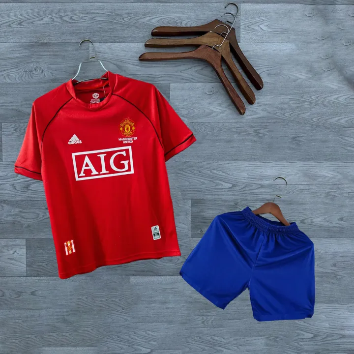Man%20U%20Retro%20Jersey%20With%20Shorts%20-%20Player%20Edition%20Jersey%20-%20Man%20U%20FC%20-%20Home/Away%20Kit%20-%20Special%20Fan%20Version%20Retro%20Jersey%20With%20Shorts%20Club%20Jersey%202024/2025%20-%20Thai%20Fabrics%20-%20Short%20Sleeve%20-%20New%20Football%20Jersey%20-%20UEFA%20Champions%20League%202025%20Design%20-%20Premium%20-%20Image%206