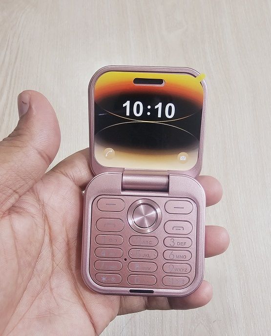 i17%20Mini%20Flip%20Phone%202%20SIM%20Rose%20Gold%20-%20Image%208