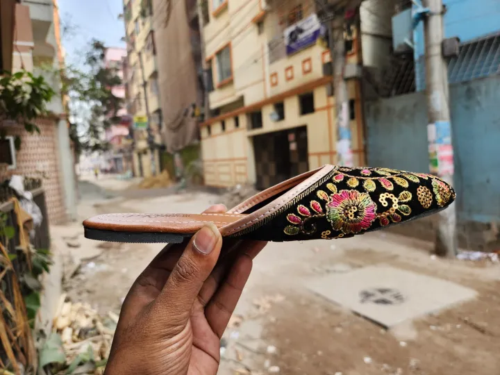 Girls%20exclusive%20Eid%20collection%20nagra%20shoes%20-%20Image%203