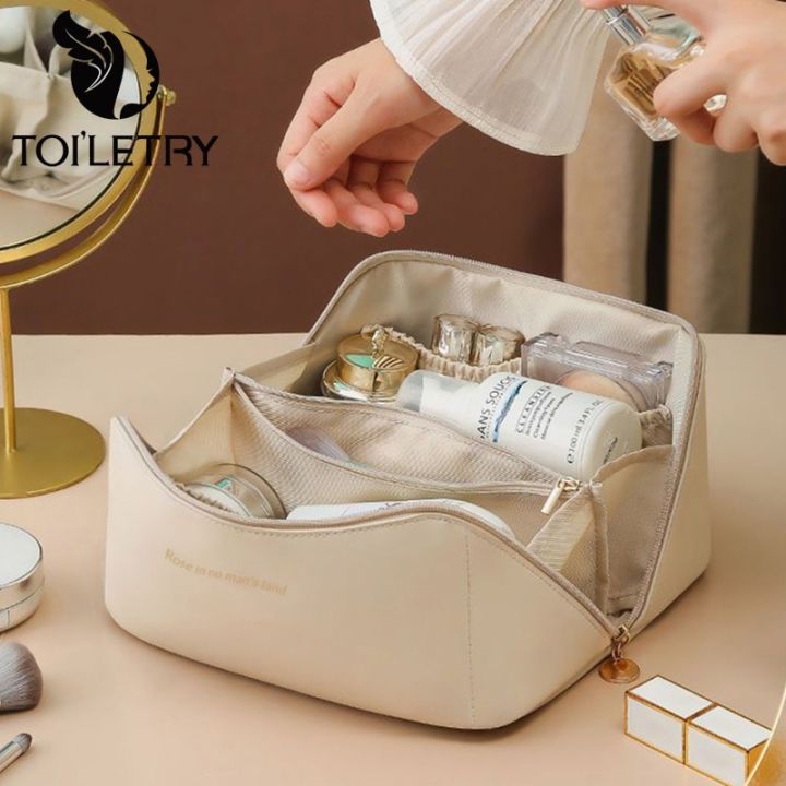 china luxury cosmetic toiletry travel bag Toiletry Luxury Cosmetic Bag For Women Print Letter Elegant Pillow Cosmetic  Bag Travel Large Capacity Makeup Organizer Hangbag