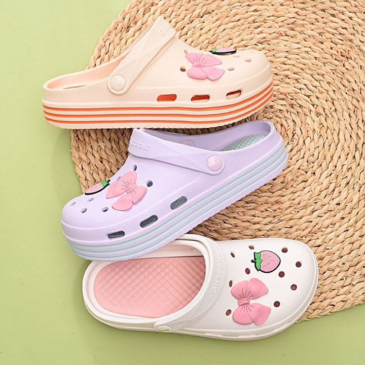Women's%20Hole%20Shoes%20Summer%20Thick%20Bottom%20for%20Outdoors%20Cute%20Non-Slip%20Soft%20Bottom%20Comfortable%20Toe%20Cap%20Slipper%20Student%20Korean%20Style%20Beach%20Slippers%20-%20Image%203
