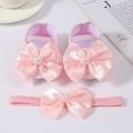 girls one Stone Box Shoes.