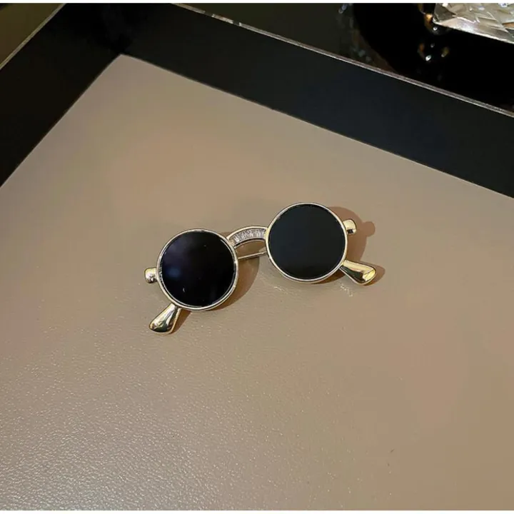 Two%20pcs%20Combo%20-%20(%20Unique%20Queen%20,Sunglass%20)%20brooch%20in%20Halloween%20crown%20Women's%20brooches%20party%20pins%20Badge%20for%20girls%20Light%20proof%20-%20Hijab%20Pin%20-%20Hijab%20Pin%20-%20Image%203