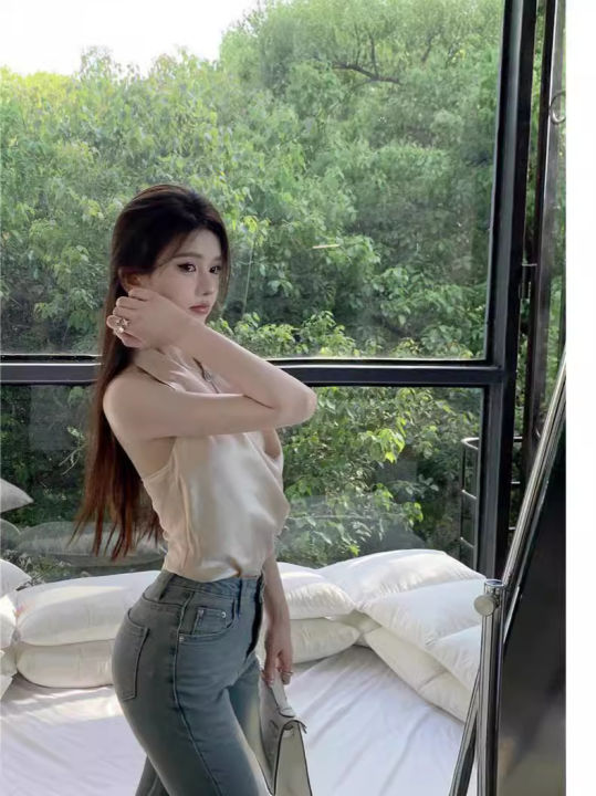 Elegant%20Adult%20Lady%20like%20Woman%20Style%20Halter%20v%20Collar%20Cross%20Sling%20T%20T-shirt%202024%20Summer%20New%20Korean%20Style%20Sexy%20Backless%20Sleeveless%20Top%20-%20Image%204