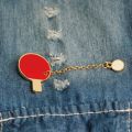 Table tennis racket pins Badminton racket broches pingpong enamel brooch Badminton sports enthusiasts pin chain for sport lover.