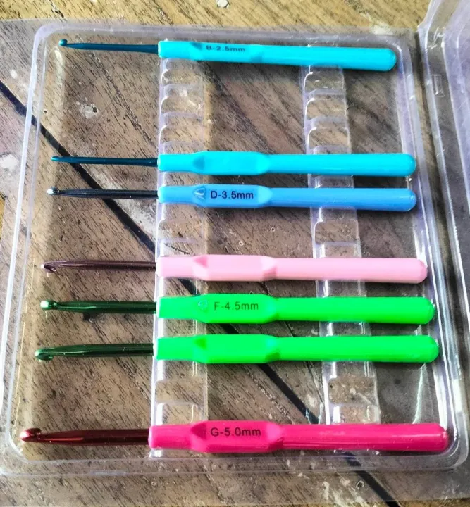 02%20Pcs/Set%20Aluminium%20Crochet%20Hooks%20Yarn%20-%20Colorful%20-%20Image%202