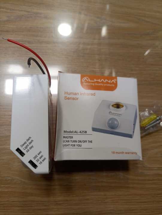 Motion%20Sensor%20Holder%20PIR%20Infrared%20Sensor%20Switch%20Automatic%20for%20E27%20Light%20Bulb%20Human%20Body%20Induction%20LED%20Light%20Lamp%20Holder%20-%20Image%203