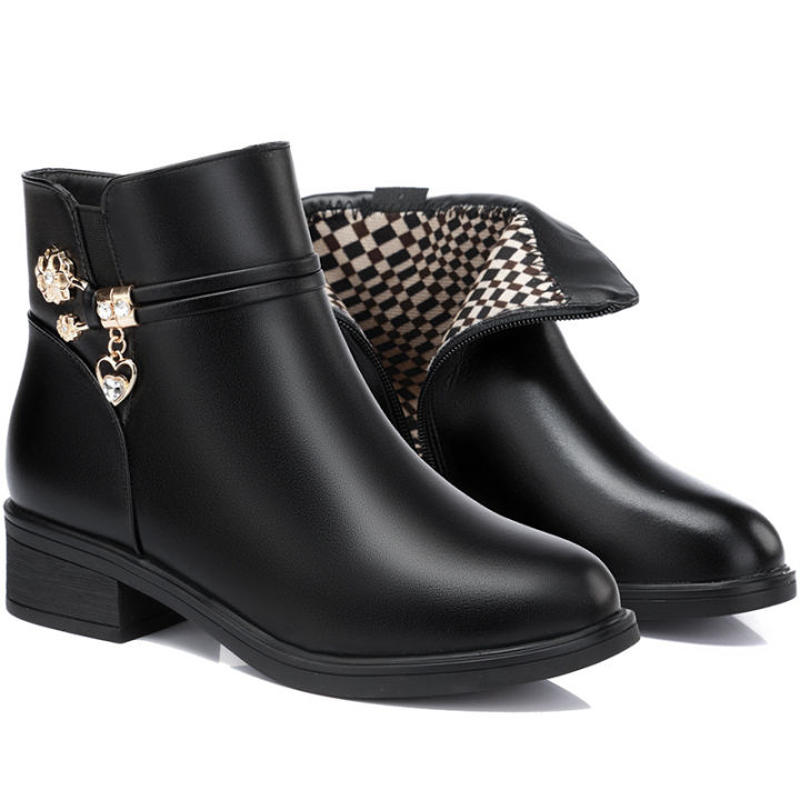 Cotton%20mother's%20autumn%20and%20winter%20plush%202021%20new%20mid%20to%20old%20age%20low%20heeled%20women's%20shoes,%20leather%20soft%20sole%20short%20boots%20-%20Image%206