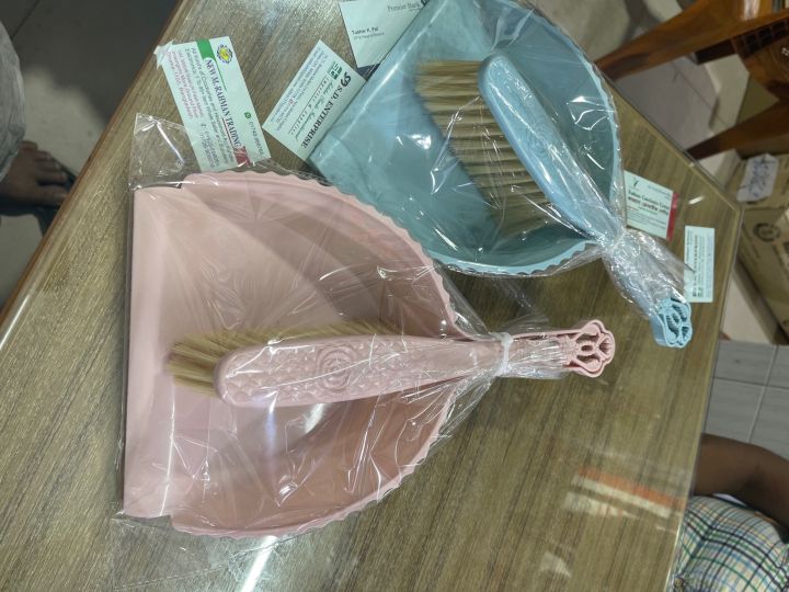 Hand%20belcha%20with%20broom%20-%20Image%202