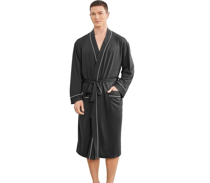 Chic%20&%20Comfy:%20Men%E2%80%99s%20Kimono%20Bathrobe%20for%20Warm%20Weather%20Lounging%20-%20Image%205