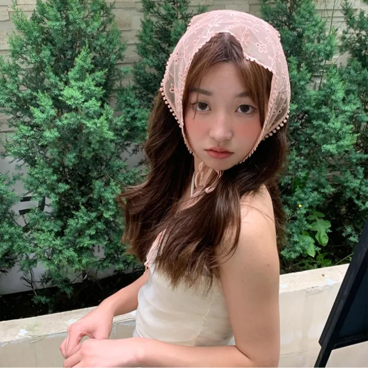 French%20Embroidery%20Hair%20Scarf%20Soft%20Texture%20Sweet%20Lace%20Summer%20Fashion%20Headscarf%20Retro%20Style%20Lightweight%20Fabric%20Lace%20Triangle%20Scarf%20for%20Spring%20Accessory%20Casual%20Outfit%20Addition%20Women's%20Fashion%20Hair%20-%20Image%202