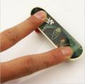 1PCS New Hot Selling Cute Party Favor Toy Kids children Mini Finger Board Fingerboard Skate Boarding Toys Gift. 