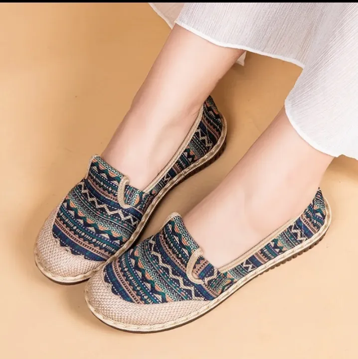 Ethnic%20Style%20Soft%20Sole%20Casual%20Shoes%20for%20Women,%20Size%2036-40%20-%20Image%204