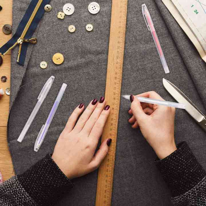 4%20Pieces%20Heat%20Erasable%20Fabric%20Marking%20Pens%20Heat%20Erase%20Pens%20with%2048%20Refills%20for%20Quilting%20Sewing%20and%20Dressmaking%20-%20Image%206