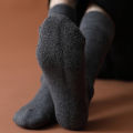Autumn and Winter New Men's Solid Color Cotton Socks Half Brushed Tube Socks Thick Casual Mid-Calf Length Men's Socks Warm Terry Socks.