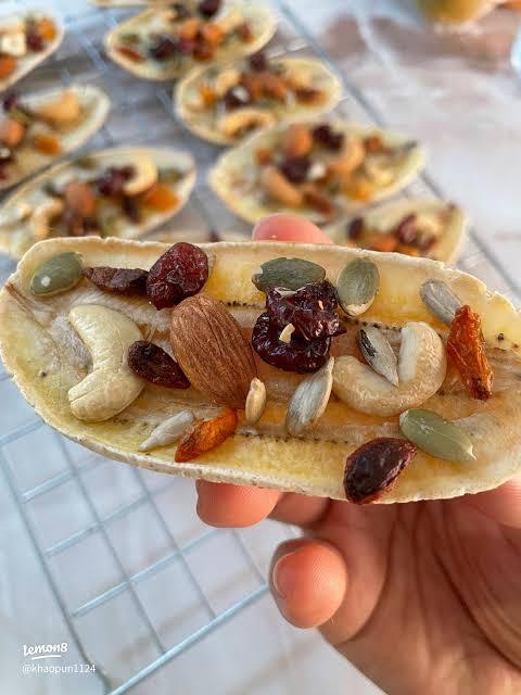 Nutri%20Banana%20Bites%20%E2%80%93%20Chewy%20Energy%20Snack%20%7C%20Natural%20Banana,%20Nuts%20&%20Seeds%20%7C%20No%20Frying%20%7C%20DryVerse%20-%20Image%205