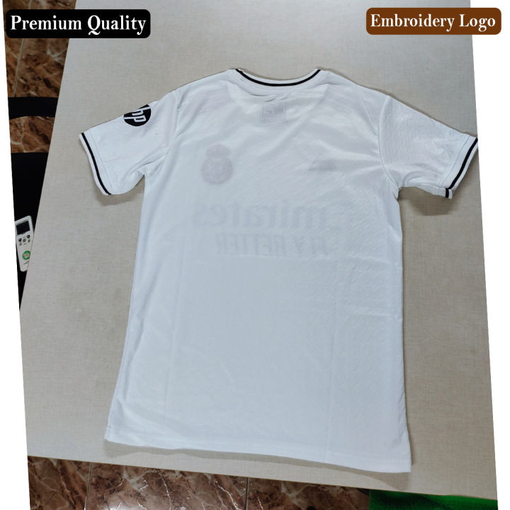 Premium%20Quality%20Real%20Madrid%20Home%20Authentic%20jersey%202024%20Half%20sleeve%20jersey%20for%20Man%20-%20Image%203