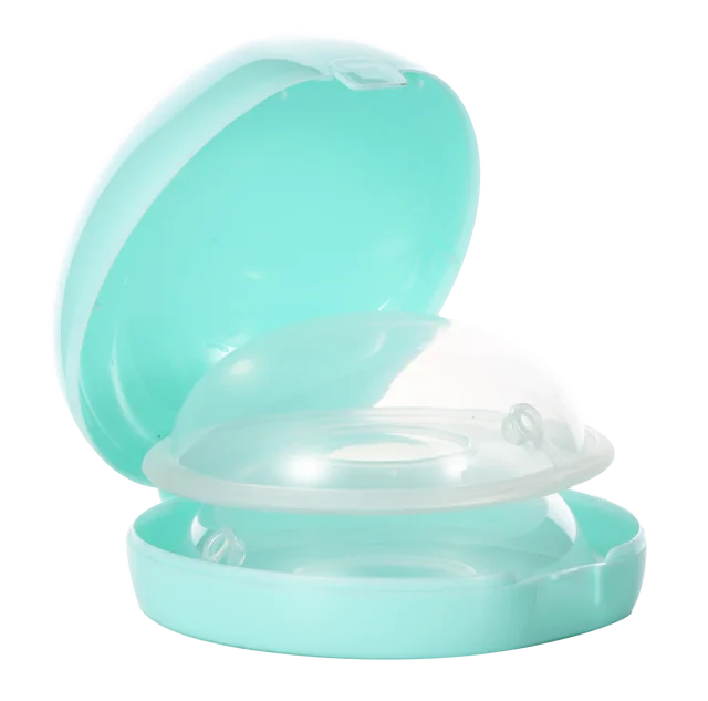 2pices%20Silicone%20Wearable%20BreastMilk%20Collector%20With%20Carrying%20Box%20-%20Image%204