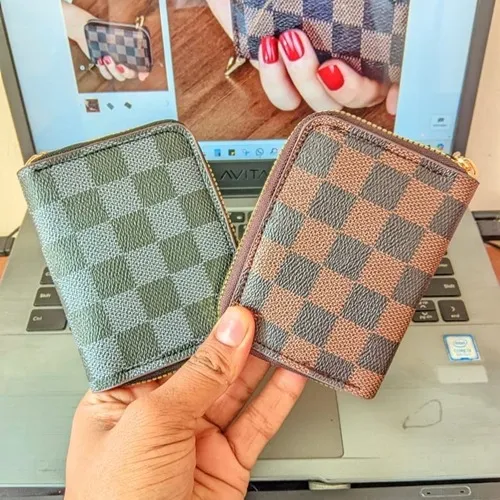 New%20Debit%20or%20Credit%20Card%20Holder%20with%20Money%20pocket%20For%20Men/Women%20-%20Image%204