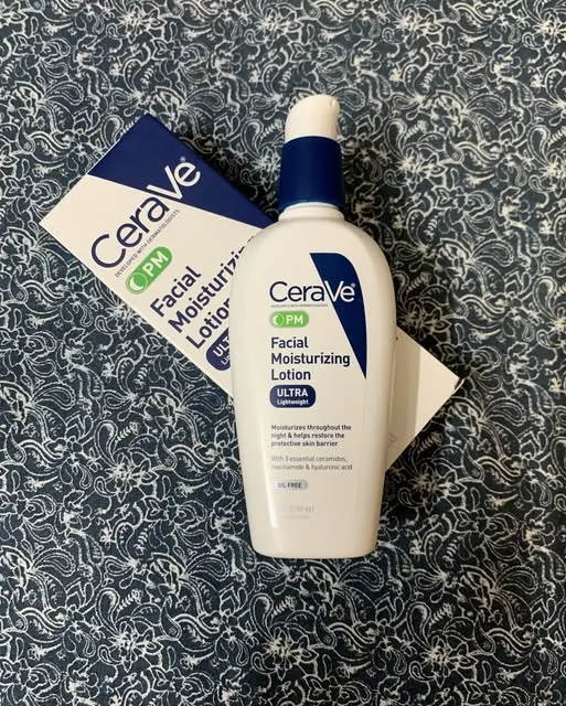 CeraVe%20PM%20Facial%20Moisturizing%20Lotion%20%7C%20Night%20Cream%20with%20Hyaluronic%20Acid%20and%20Niacinamide%20-%20Image%202