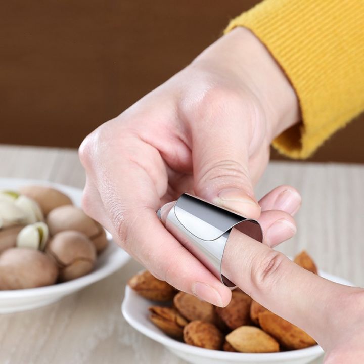 %E3%80%90Direct-sales%E3%80%91%201/5Pcs%20Stainless%20Steel%20Nail%20Cover%20Anti-Cutting%20Finger%20Cover%20Picking%20And%20Cutting%20Vegetables%20Finger%20Nut%20Shelling%20Kitchen%20Tool%20-%20Image%207