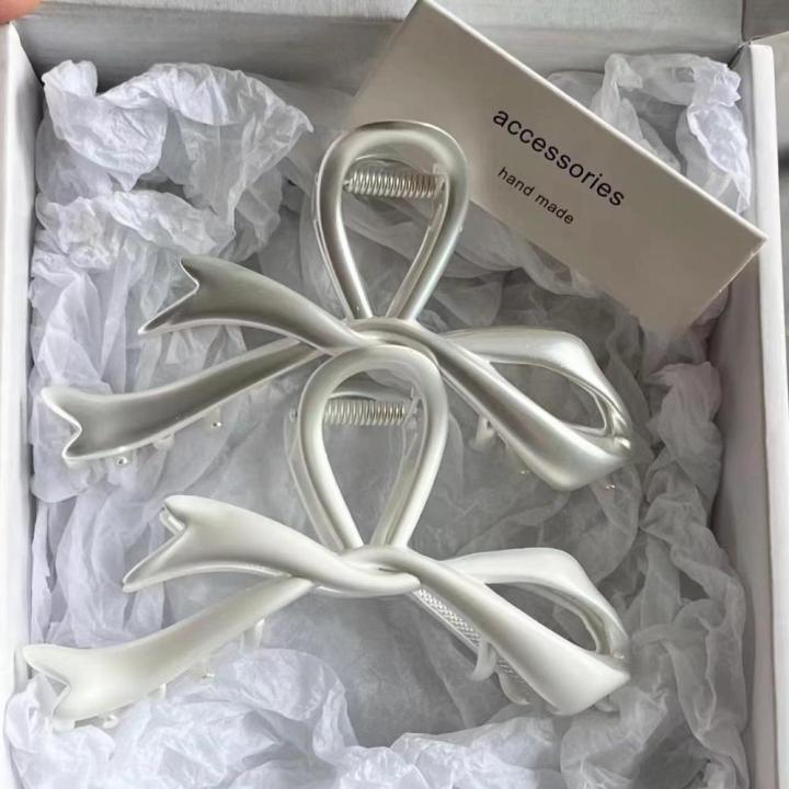 Metal%20Bow%20Hair%20Claw%20Bow%20Knot%20Personalised%20Advanced%20Bow%20Knot%20Shark%20Clip%20Vintage%20Ribbon%20Shape%20Claw%20Clip%20for%20Hair%20Styling%20Women's%20Fashion%20Hair%20Management%20Style%20Tool%20Accessorizing%20-%20Image%202