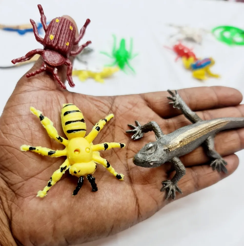 Insect Animal Kingdom Set for Kids Plastic Mini Zoo Animals Toys