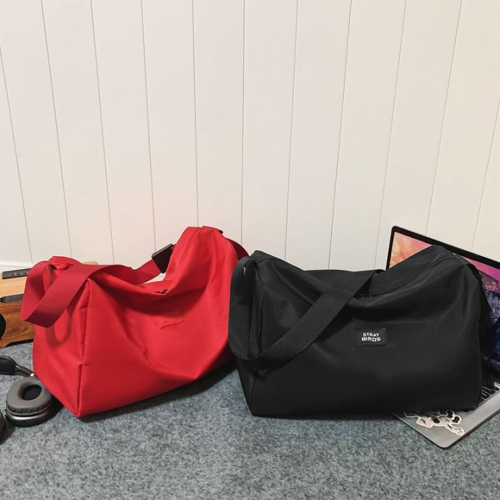 Lightweight%20Storage%20Travel%20Messenger%20Bag%20Men's%20Large%20Capacity%20Messenger%20Bag%20Waterproof%20Sports%20Gym%20Bag%20Women's%20Dry%20Wet%20Separation%20Backpack%20-%20Image%204