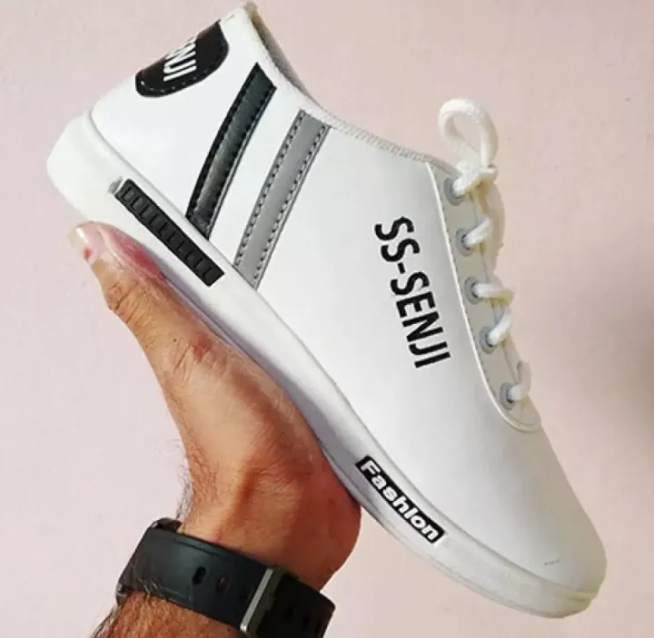 Sneakers%20Shoes%20for%20Men%20with%20Trendy%20Design%20Lace-up%20White%20Low%20Top%20Shoes%20-%20Classic%20Design%20-%20Versatile%20for%20All%20Seasons%20-%20Image%202
