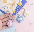 Cute Daisy Keychain Crochet Knitted Flower Bag Charms Handmade Floral Key Ring for Bag Charms Purse Handbags.