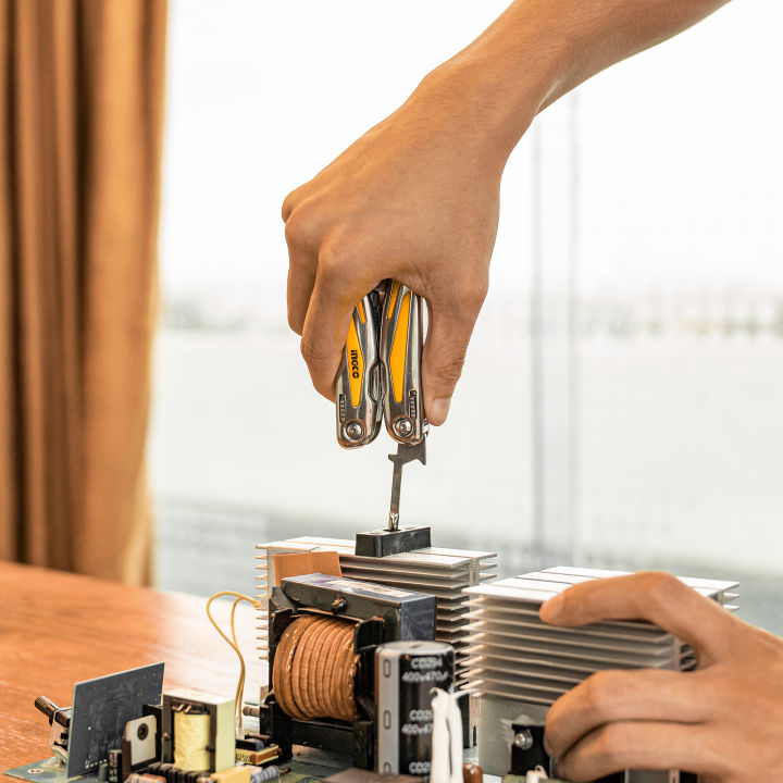 INGCO%20Foldable%20multi-function%20tool%20With%2015%20Function%20HFMFT0115%20-%20Image%202