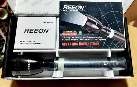 Reeon%20RN-102%20Rechargable%20Alluminium%20body%20Flashlight%20torch%20light%20-%20Image%203