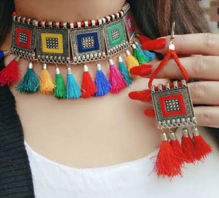 Traditional%20Fashion%20Choker%20Set%20With%20Earrings%20Tarsel%20Design%20Necklace%20Set%20-%20Necklace%20For%20Girls%20-%20Image%202