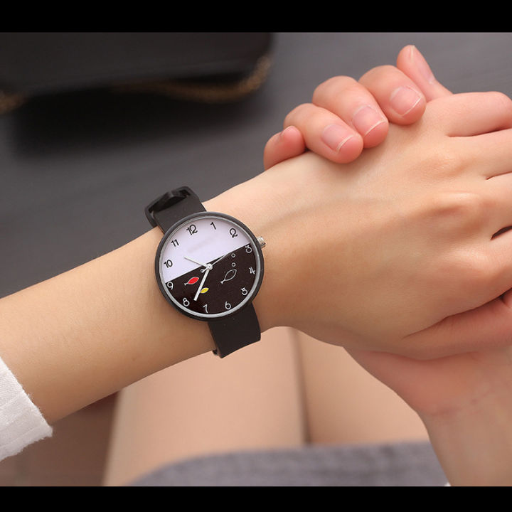 Children's%20Watch,%20Female%20Student%20Korean%20Edition,%20Simple%20Cute%20Black%20White%20Pink%20Candy%20Jelly,%20Fresh%20and%20Trendy%20Soft%20Girl%20-%20Image%204