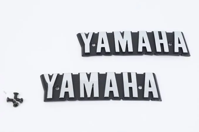 Front%20number%20plate%20Yamaha%20monogram%201%20piece%20-%20Image%203