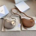 2023 Niche design polene Tonca ladies cowhide simple commuter all-match one-shoulder Messenger pea bag messenger bag.