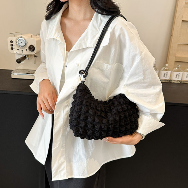 Cross-border%20women's%20simple%20temperament,%20gentle%20pleated%20bubble%20puff%20armpit%20bag,%202024%20summer%20new%20one-shoulder%20cross-body%20cloud%20bag%20-%20Image%204