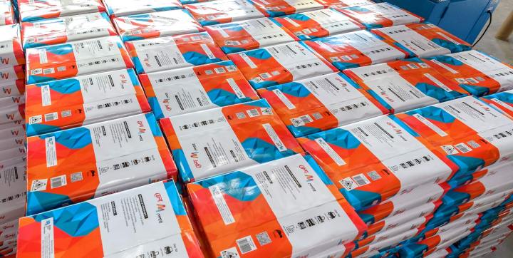 Fresh%20A4%20Size%20Paper%20-%2070%20GSM,%20500%20Sheets%20(1%20Ream)%20for%20Photocopy,%20Printing,%20and%20Daily%20Use%20(2)%20-%20Image%202