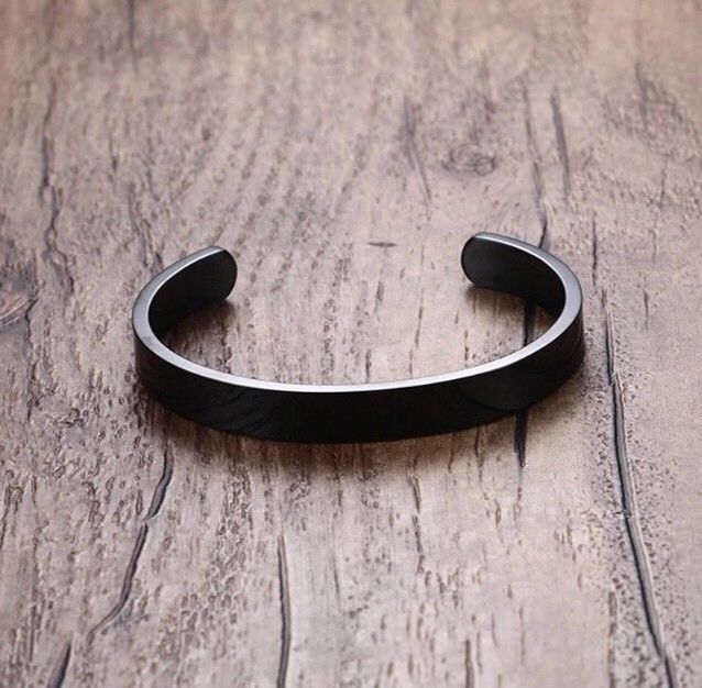 Black%20Stainless%20Steel%20Cuff%20Bracelet%20for%20Men%20-%20Bracelet%20-%20Image%203