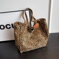 Leopard Casual Totes For Women Large Capacity Fashion Shoulder Bags Soft Cloth Big Leisure Or Travel Bags Korea Lazy breeze Bags. 