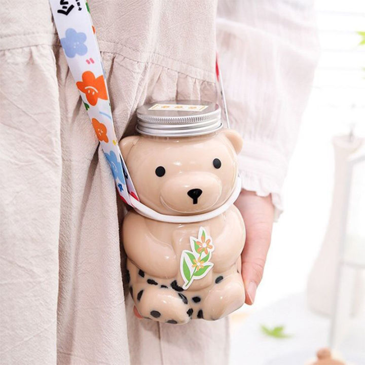 1pcs%20Cute%20Bear%20Shape%20Disposable%20Drink%20Containers%20500ml%20Little%20Bear%20Bottle%20Sitting%20Bear%20Transparent%20Plastic%20Bottle%20with%20Lid%20-%20Image%202