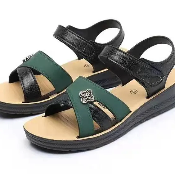 Middle-aged%20mom%20sandals%20for%20ladies%20in%20summer%20new%20wear%20fashion%20flat%20non-slip%20wear-resistant%20sandals%20for%20middle-aged%20and%20elderly%20people%20-%20Image%203