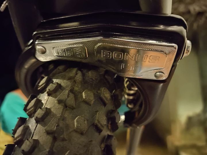 BONUS%20LT%20666%20Powder%20Coated,%20Nickel%20Side%20Key%20Cycle%20Lock%20-%20Image%203