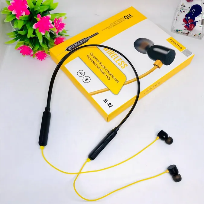 Realme%20Buds%20Wireless%20In-Ear%20Bluetooth%20Headset%20with%20Mic%20Sports%20Headphones%20-%20Neckband%20-%20Image%204