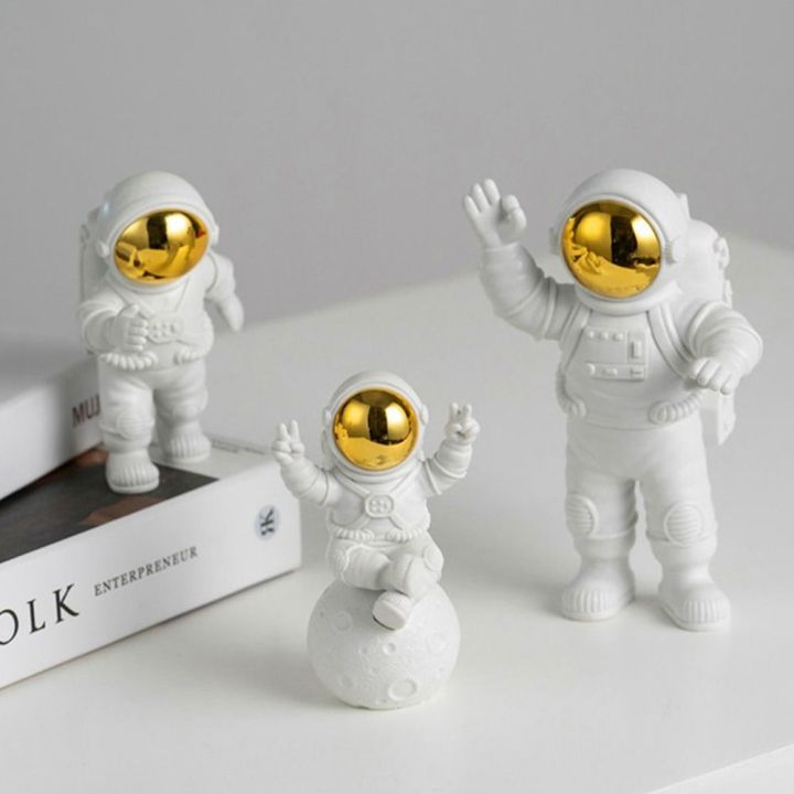 3pcs/set Craft Resin Astronaut Ornament Figure Statue Waterproof Exquisite Astronaut Decorative Ornament Creative Funny Spaceman Desktop Decor Modeling Kid