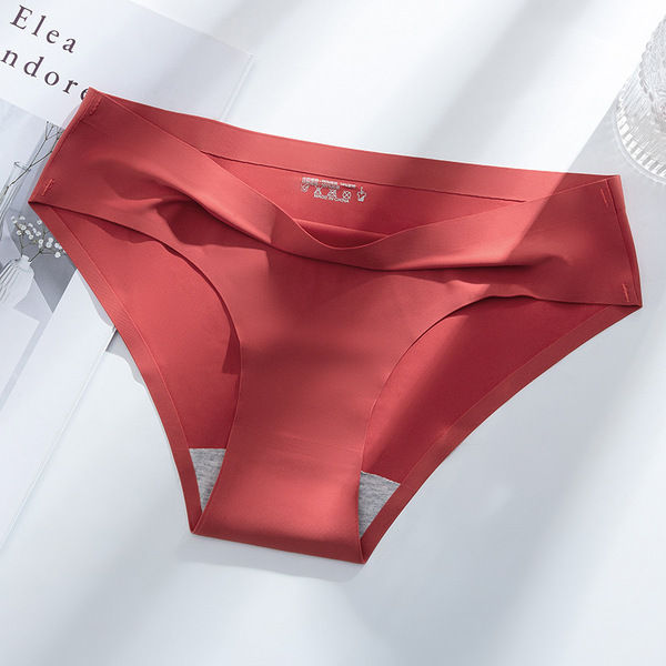Ultra-Thin%20Seamless%20Ice%20Silk%20Panties%20%E2%80%93%20Soft%20&%20Breathable%20Comfort%20for%20Women%20-%20Image%205