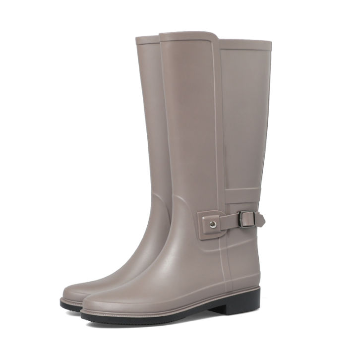 Korean%20Style%20New%20Rain%20Boots%20Women's%20Stylish%20Rubber%20Shoes%20High%20Waterproof%20Rain%20Boots%20Long%20Tube%20Rubber%20Boots%20Waterproof%20Shoes%20Non-Slip%20Shoe%20Cover%20-%20Image%205