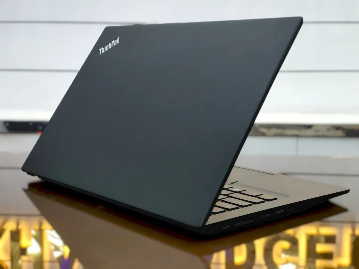 Lenovo%20Thinkpad%20T490s%20Core%20i5-8365U%20256/8%2014"%20(1920x1080)%20Touch%20-%20Image%204
