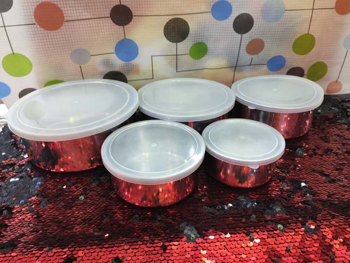 Stainless%20steel%20Storage%20Bowls%205Pcs%20Set%20With%20Food-Grade%20Plastic%20Cover,Protect%20Fresh%20box%205%20Pcs%20Bowls%20Set,5-Piece%20Bowl%20Set%20Airtight,%20Leak-Proof,%20Freezer-Safe.%20-%20Image%203